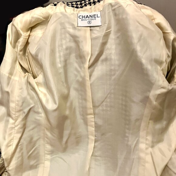 Authentic CHANEL VINTAGE 1980s classic houndstooth jacket, CC buttons, FR40/US10 - Picture 6 of 7